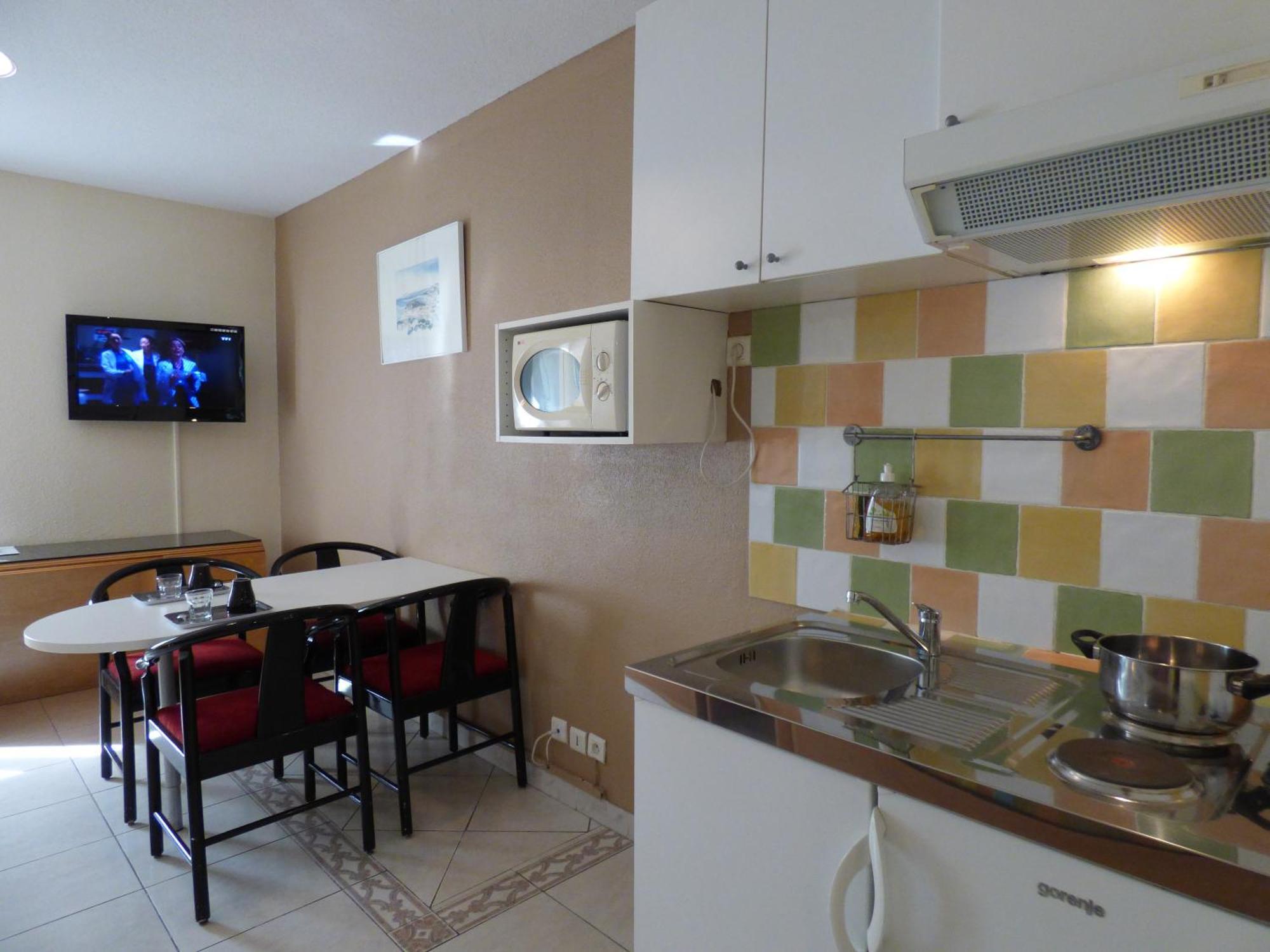 One-Bedroom Apartment,680111295:JPEG
